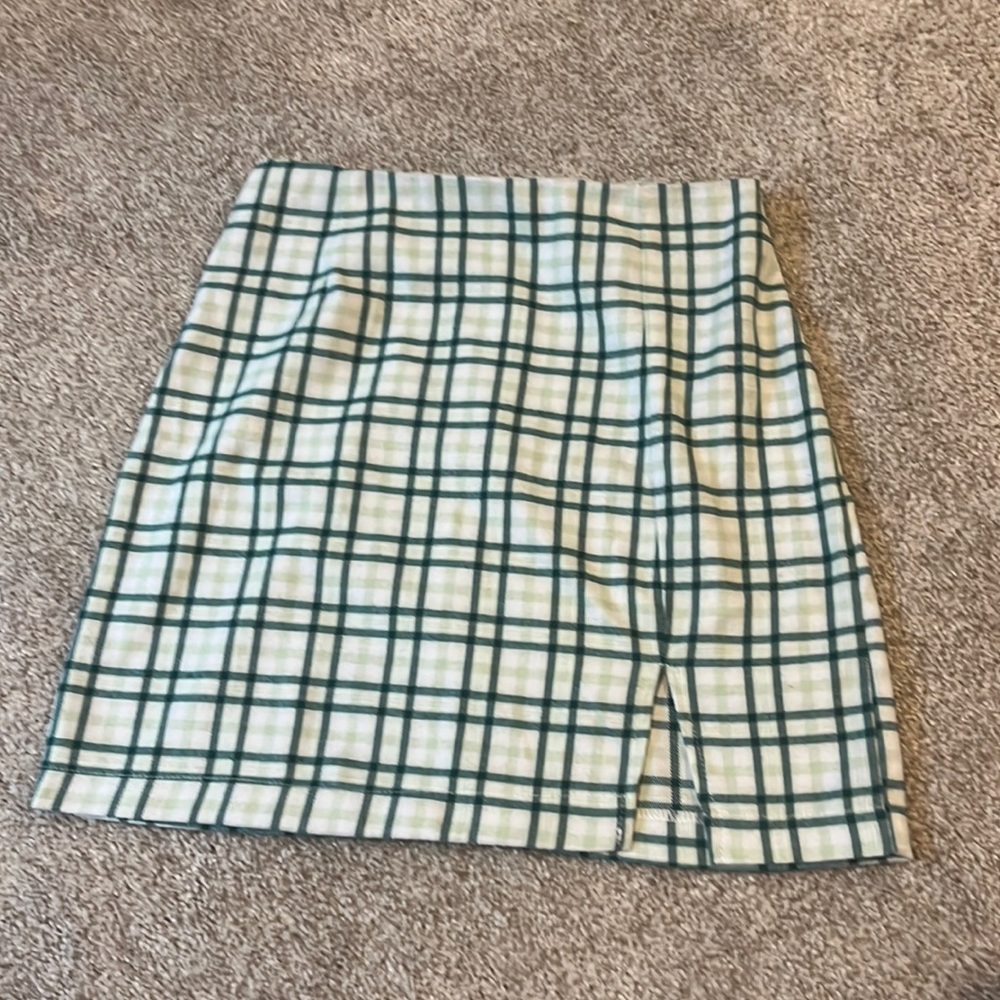 Target- Wild Fable green and white plaid skirt WM4